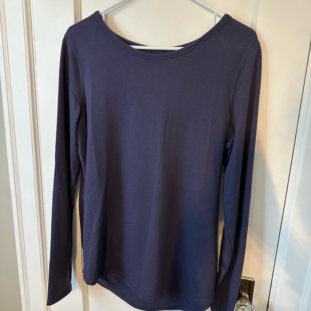 Women’s Old Navy Active blue/purple long sleeve top with keyhole back detail